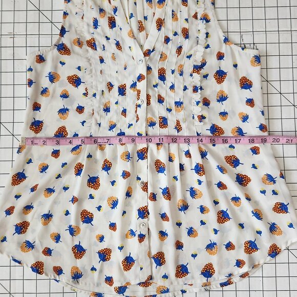 Maeve Anthropologie Strawberry Print Pintuck Sleeveless Top Size 4 EUC - Picture 8 of 13